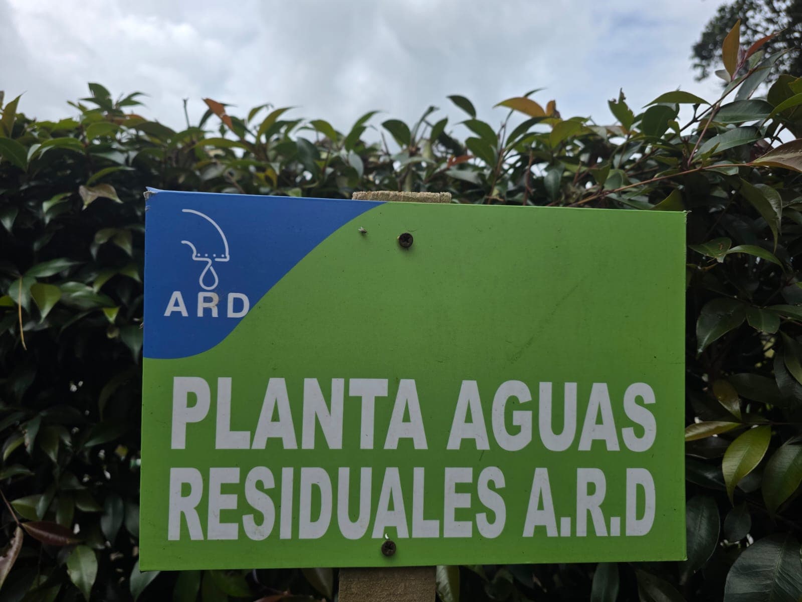Proceso de tratamiento de aguas residuales